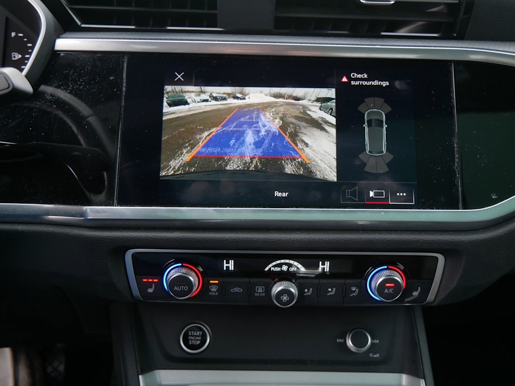 Thumbnail: 2022 Audi Q3 - 10