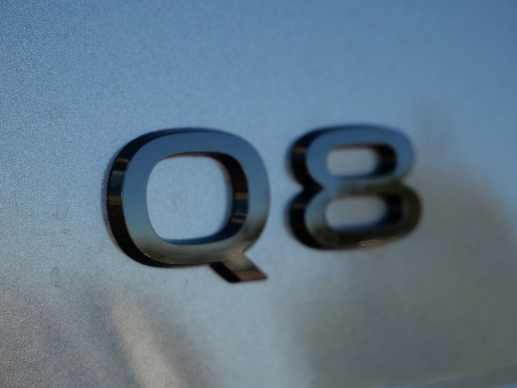 Thumbnail: 2026 Audi Q8 - 9