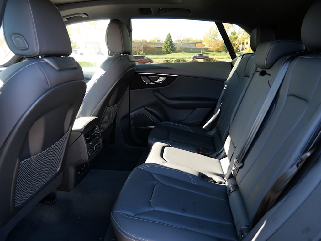 Thumbnail: 2026 Audi Q8 - 8