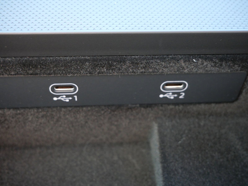 Thumbnail: 2026 Audi Q8 - 14