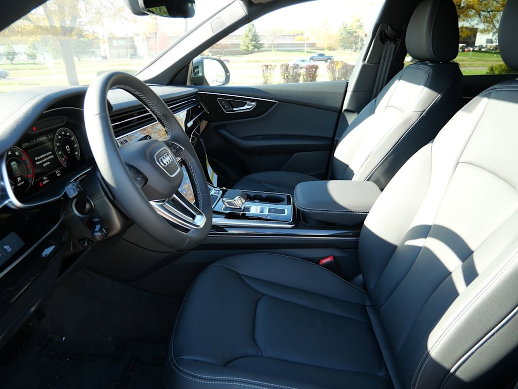 Thumbnail: 2026 Audi Q8 - 7