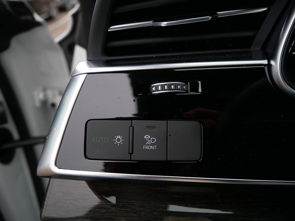 Thumbnail: 2025 Audi Q8 - 28