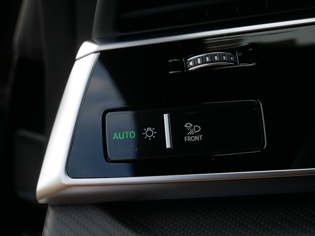 Thumbnail: 2025 Audi SQ8 - 31