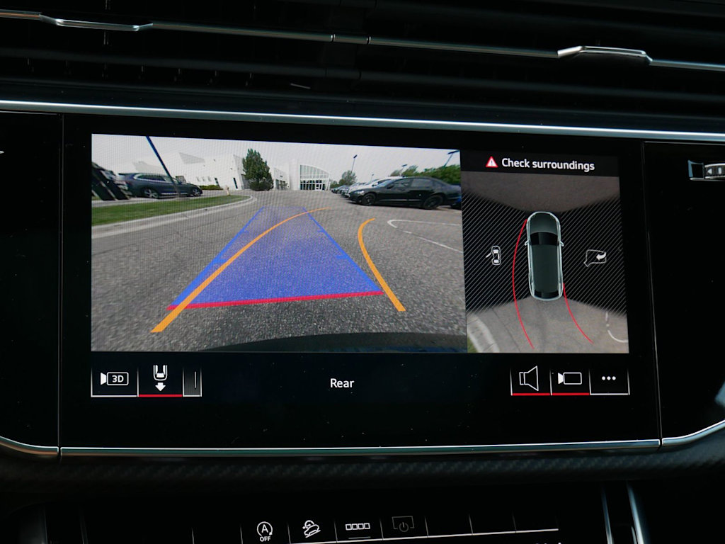 Thumbnail: 2025 Audi SQ8 - 24