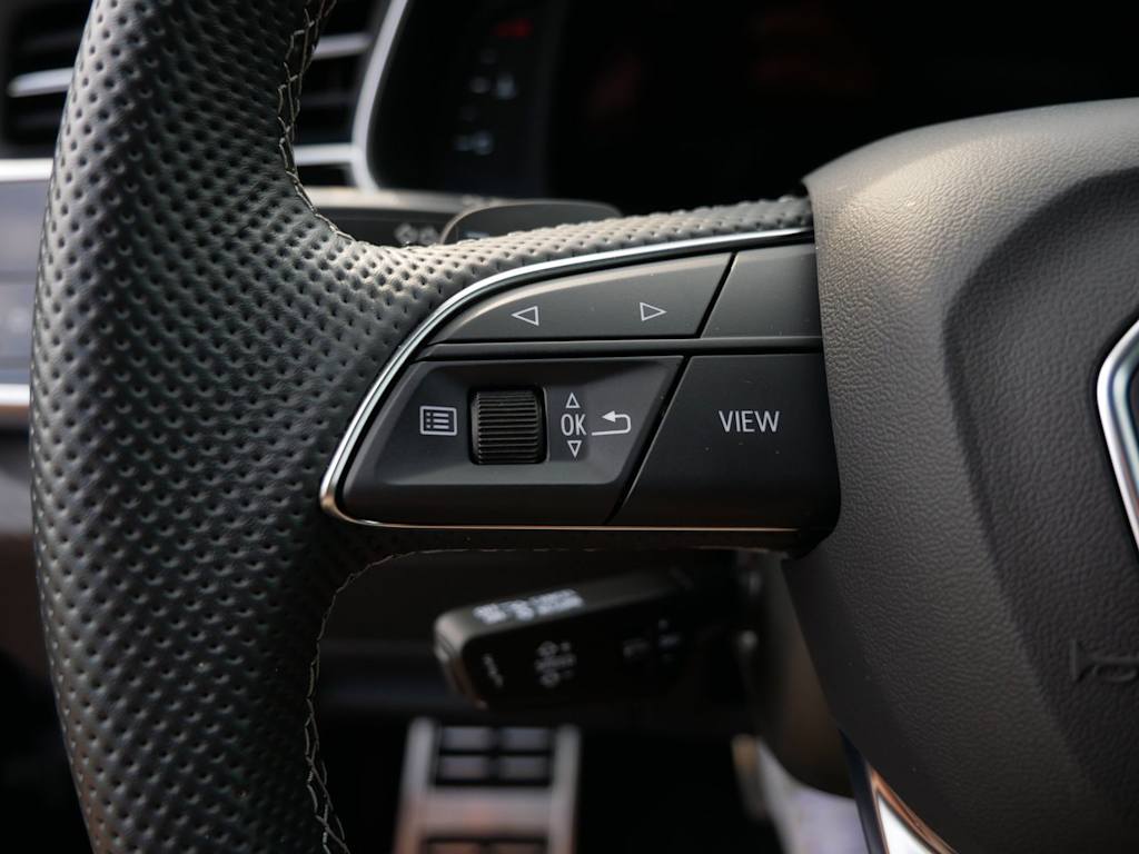 Thumbnail: 2025 Audi SQ8 - 29