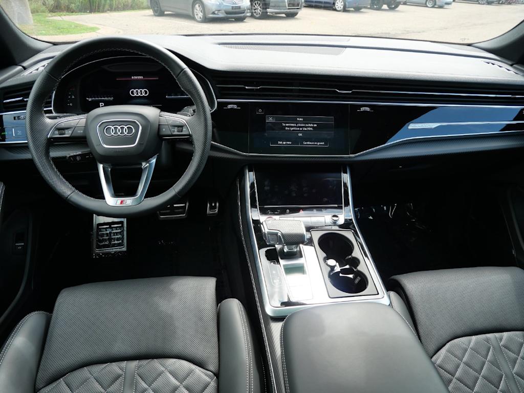 Thumbnail: 2025 Audi SQ8 - 9