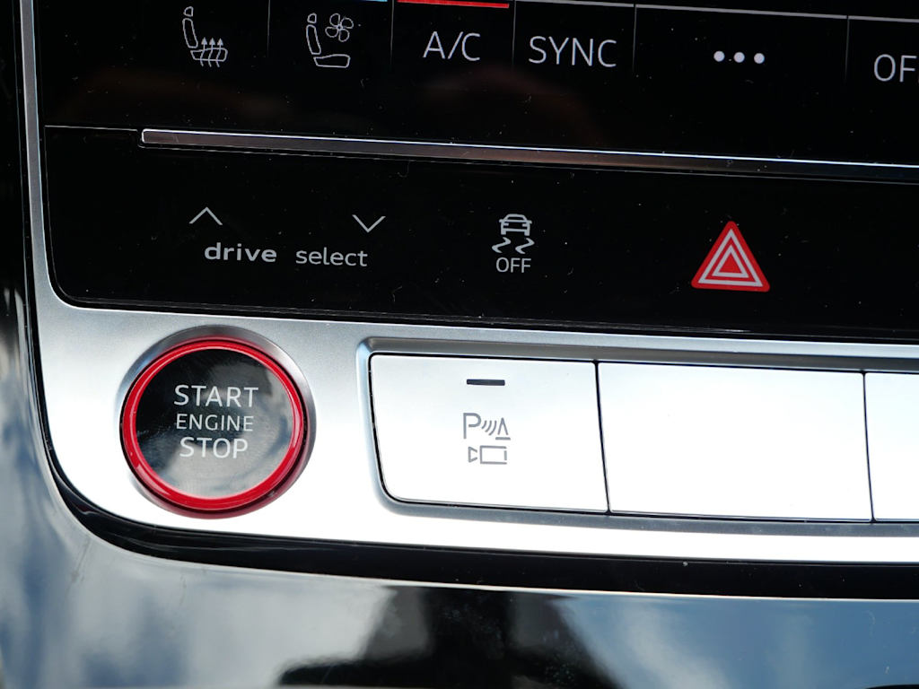 Thumbnail: 2025 Audi SQ8 - 22