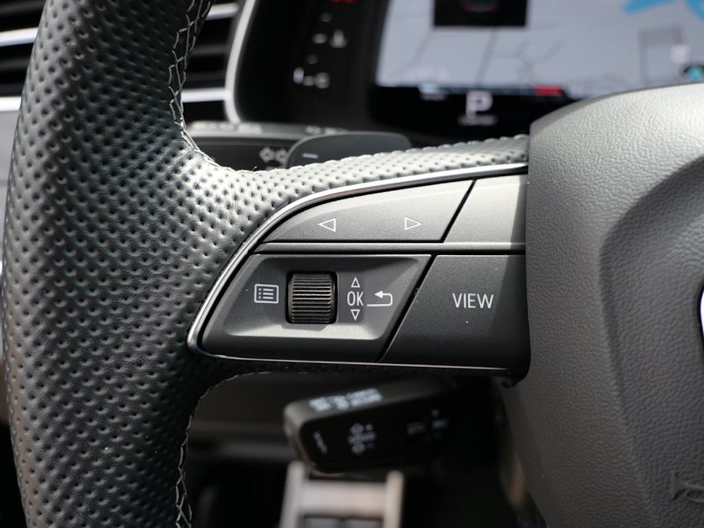 Thumbnail: 2025 Audi SQ8 - 25