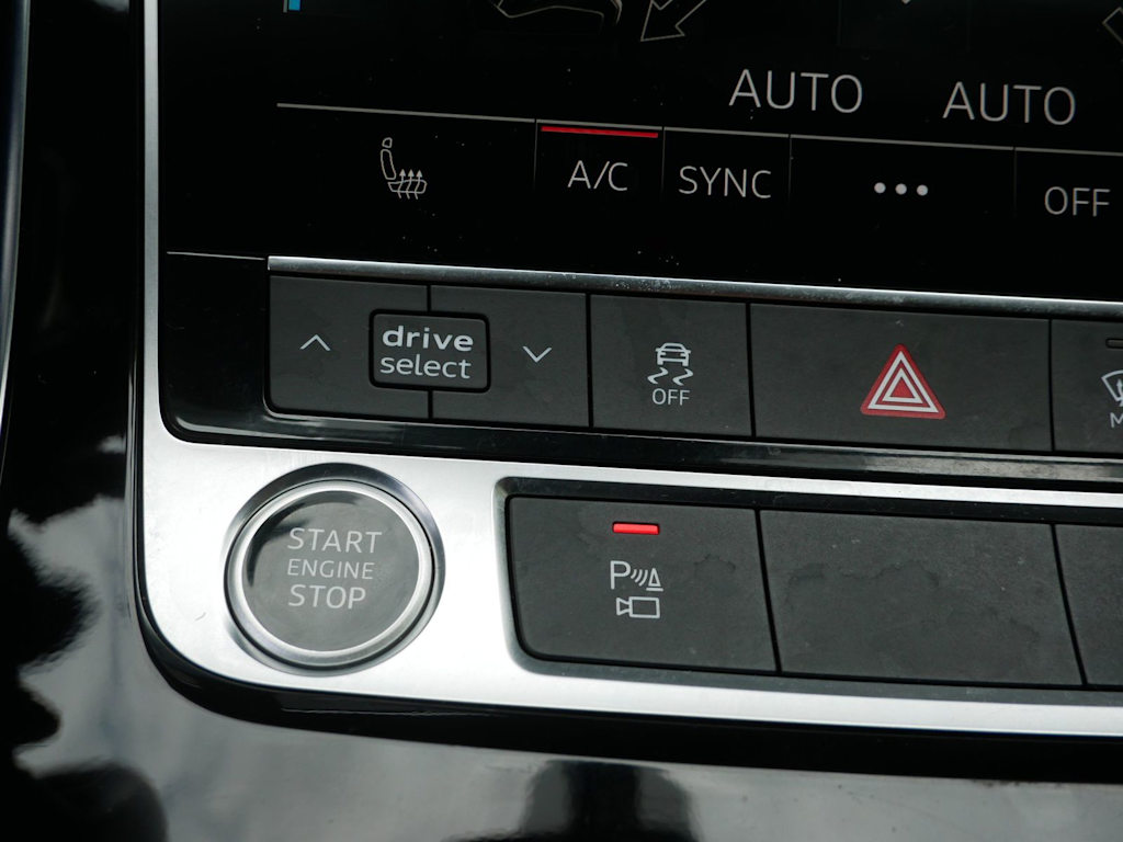 Thumbnail: 2023 Audi Q7 - 24