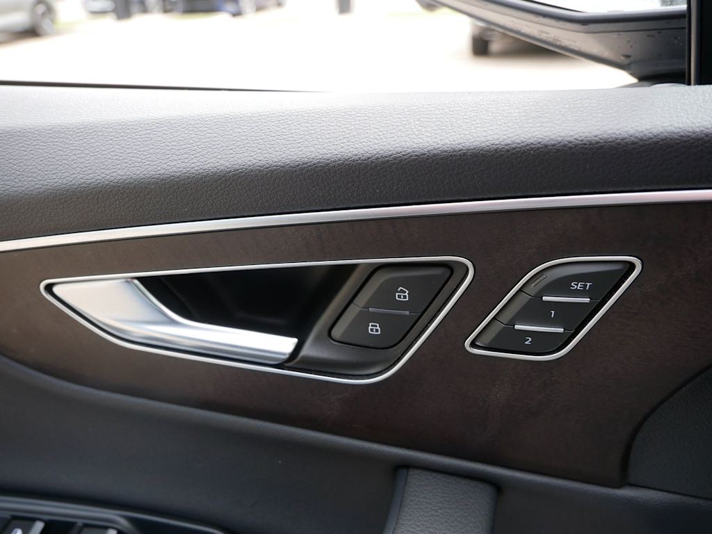 Thumbnail: 2023 Audi Q7 - 21