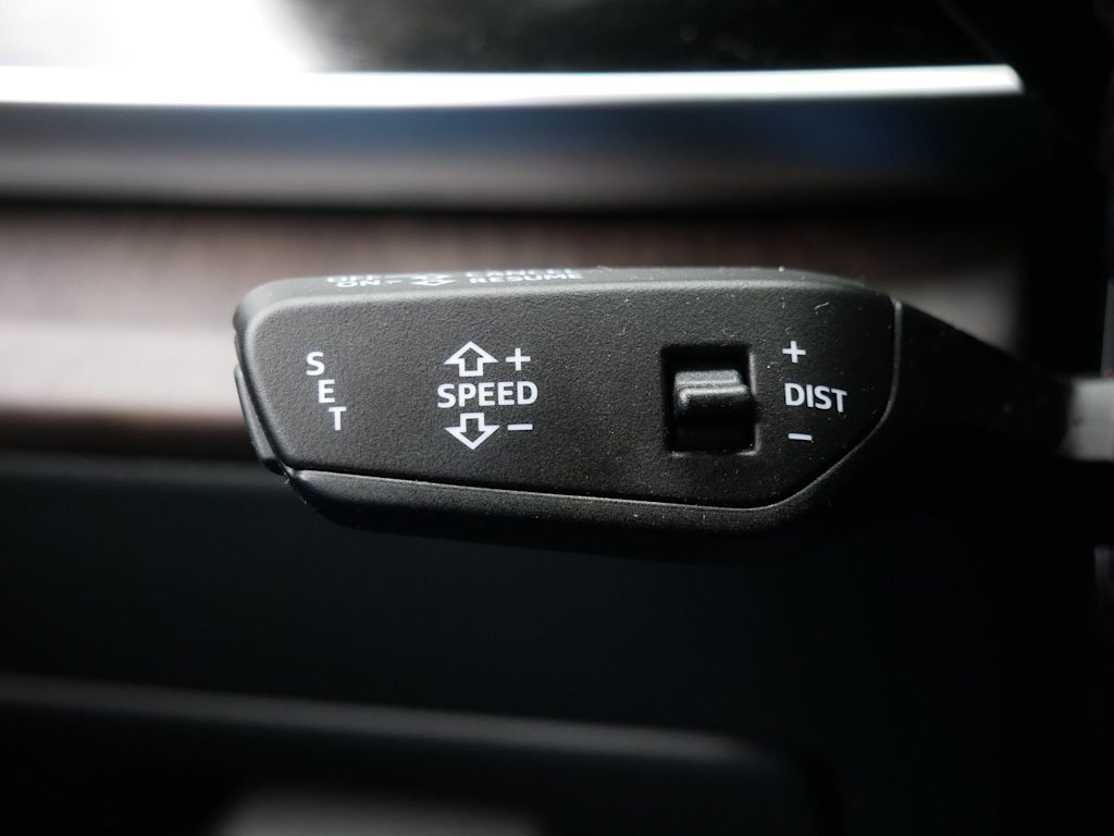 Thumbnail: 2023 Audi Q7 - 30