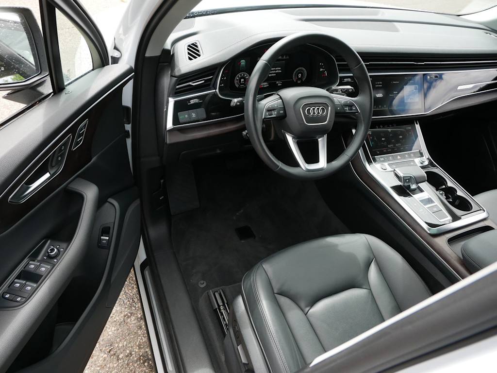 Thumbnail: 2023 Audi Q7 - 2