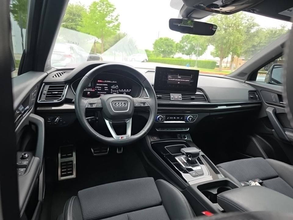 Thumbnail: 2023 Audi SQ5 - 2