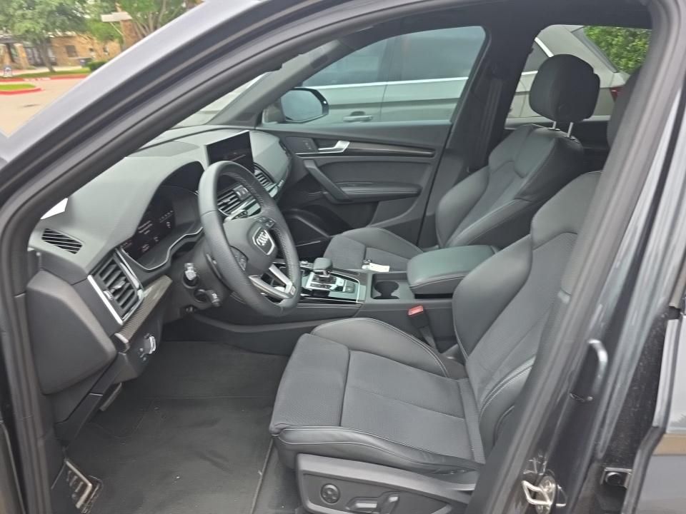Thumbnail: 2023 Audi SQ5 - 6