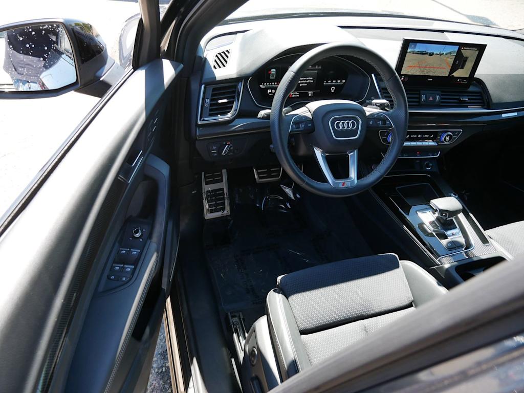 Thumbnail: 2023 Audi SQ5 - 2