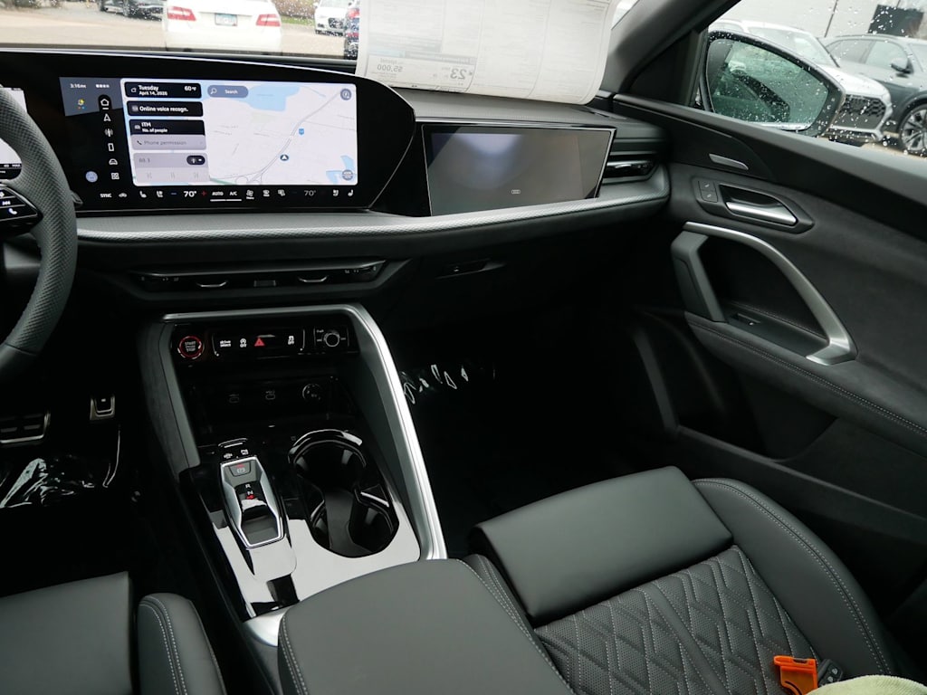 Thumbnail: 2026 Audi SQ5 - 10
