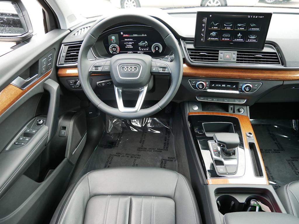 Thumbnail: 2023 Audi Q5 - 8