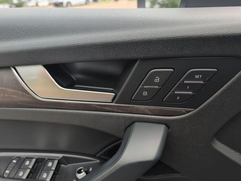Thumbnail: 2019 Audi Q5 - 19