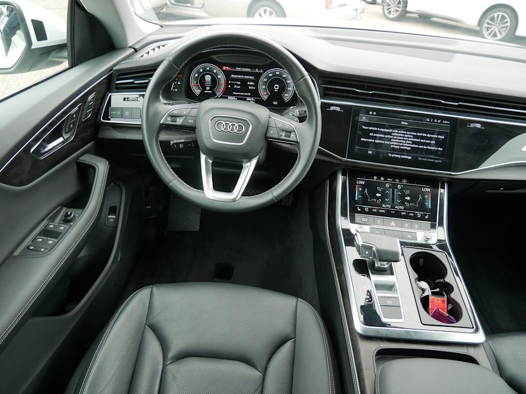 Thumbnail: 2023 Audi Q8 - 2
