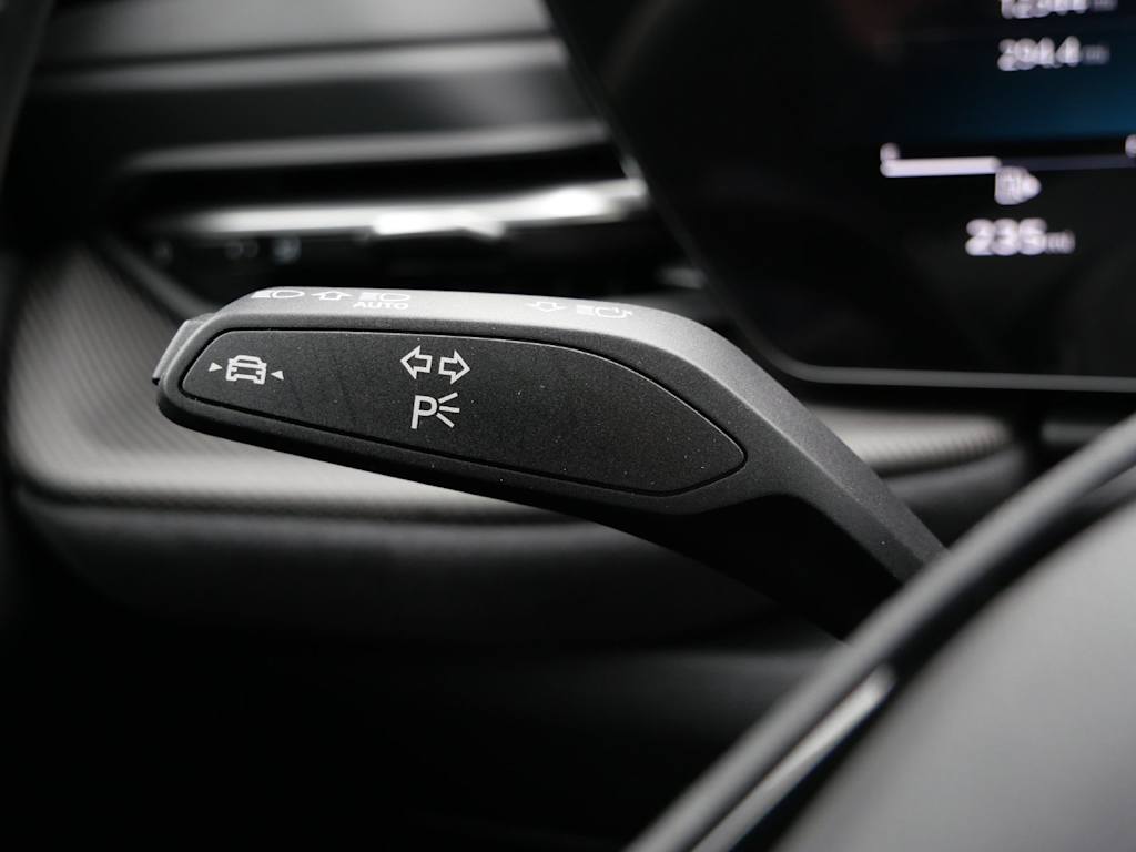 Thumbnail: 2025 Audi SQ5 - 22