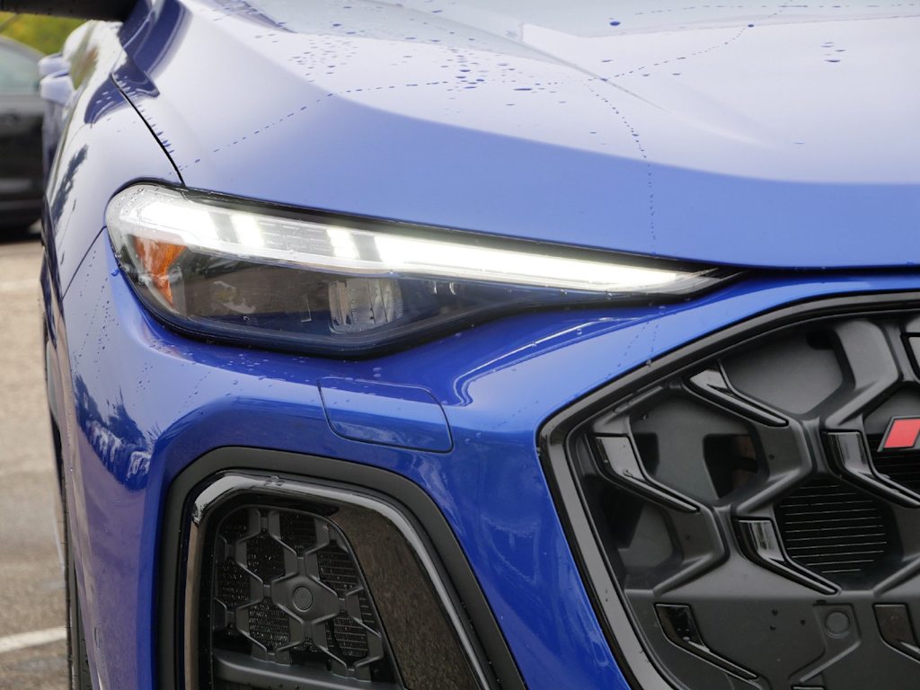 Thumbnail: 2025 Audi SQ5 - 12