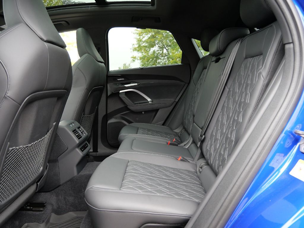 Thumbnail: 2025 Audi SQ5 - 5