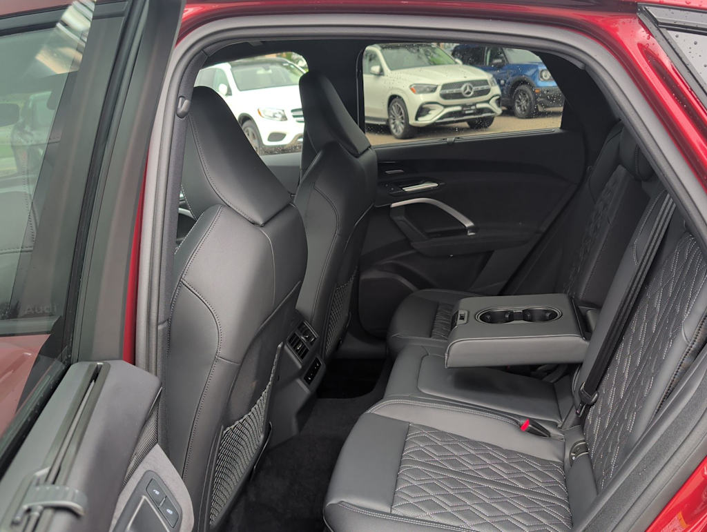 Thumbnail: 2025 Audi SQ5 - 8
