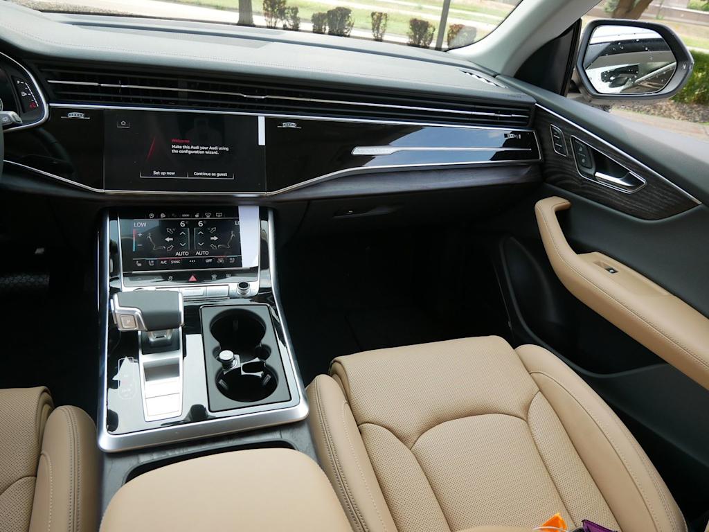 Thumbnail: 2026 Audi Q8 - 10