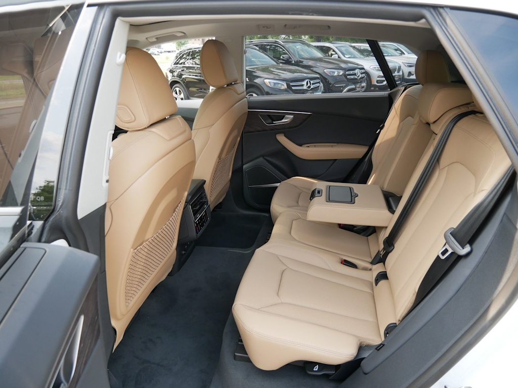 Thumbnail: 2026 Audi Q8 - 8