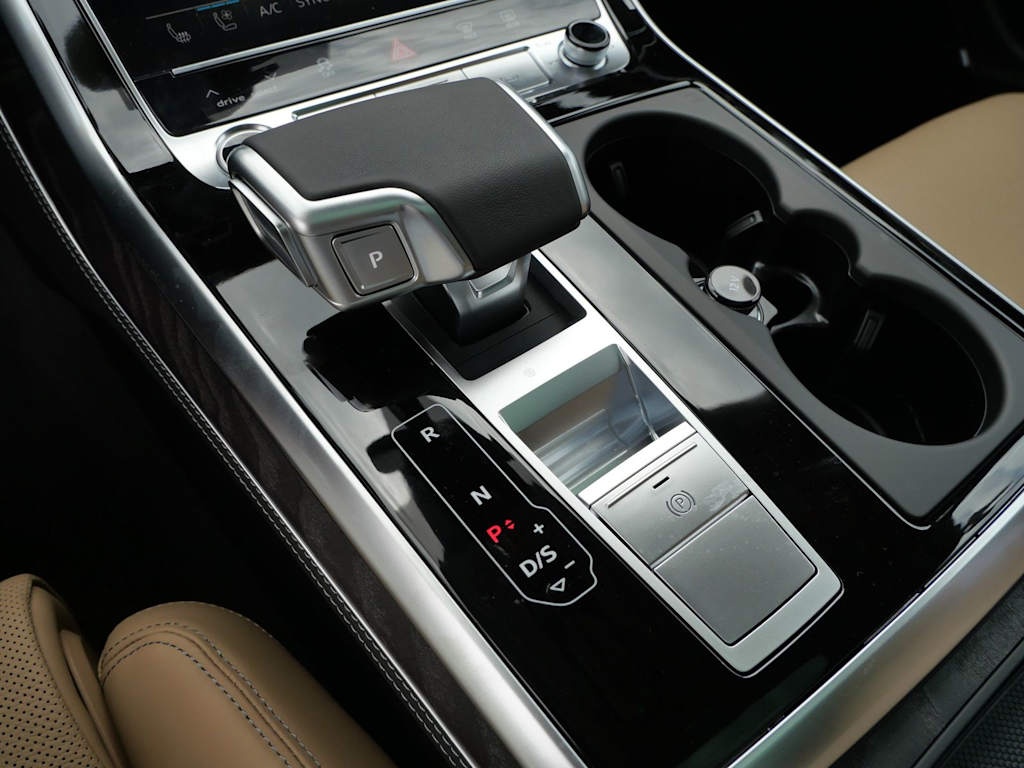 Thumbnail: 2026 Audi Q8 - 11