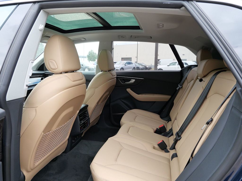Thumbnail: 2026 Audi Q8 - 9