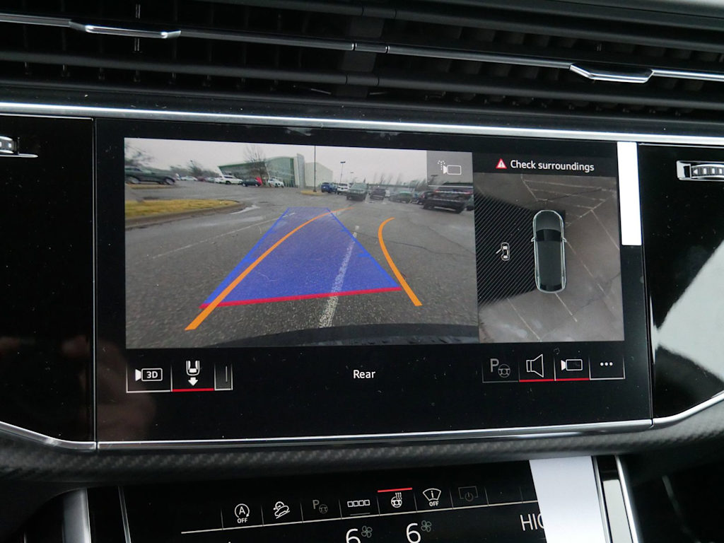 Thumbnail: 2026 Audi SQ8 - 23