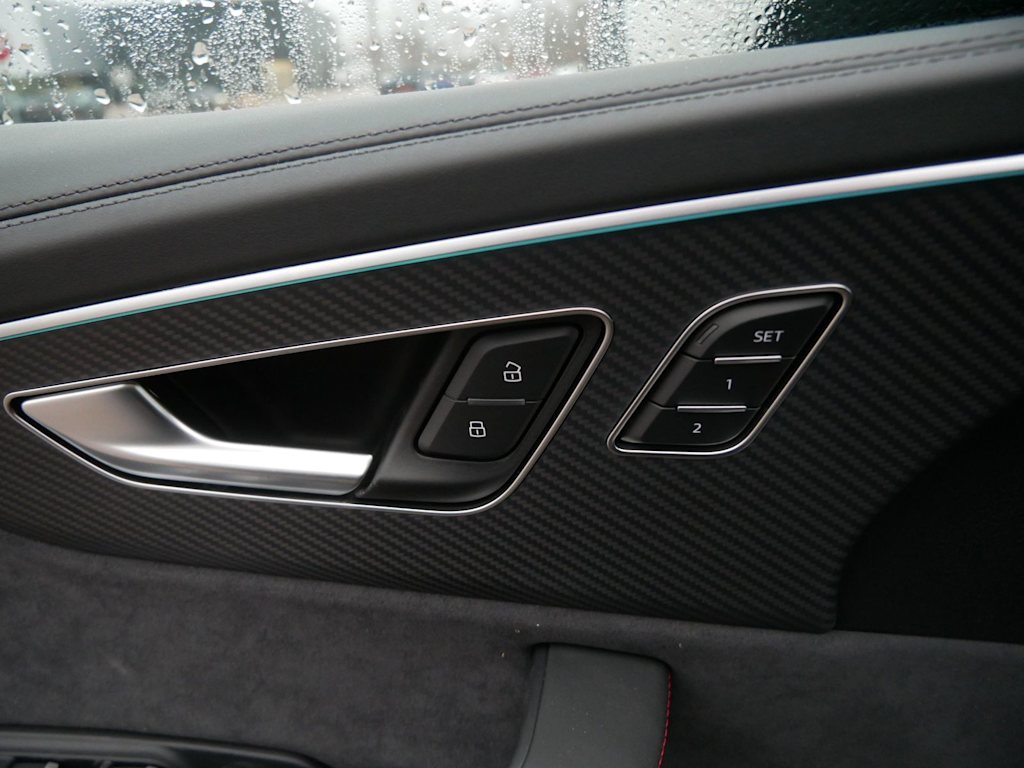 Thumbnail: 2026 Audi SQ8 - 19