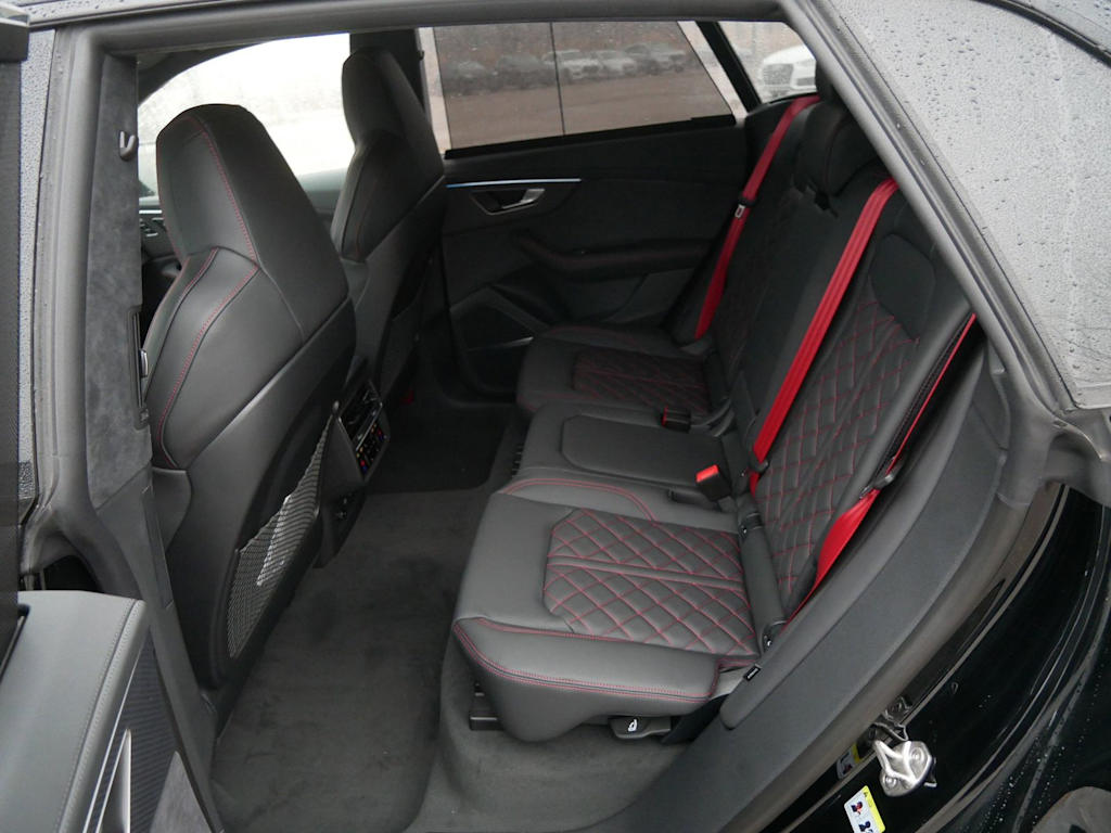 Thumbnail: 2026 Audi SQ8 - 8