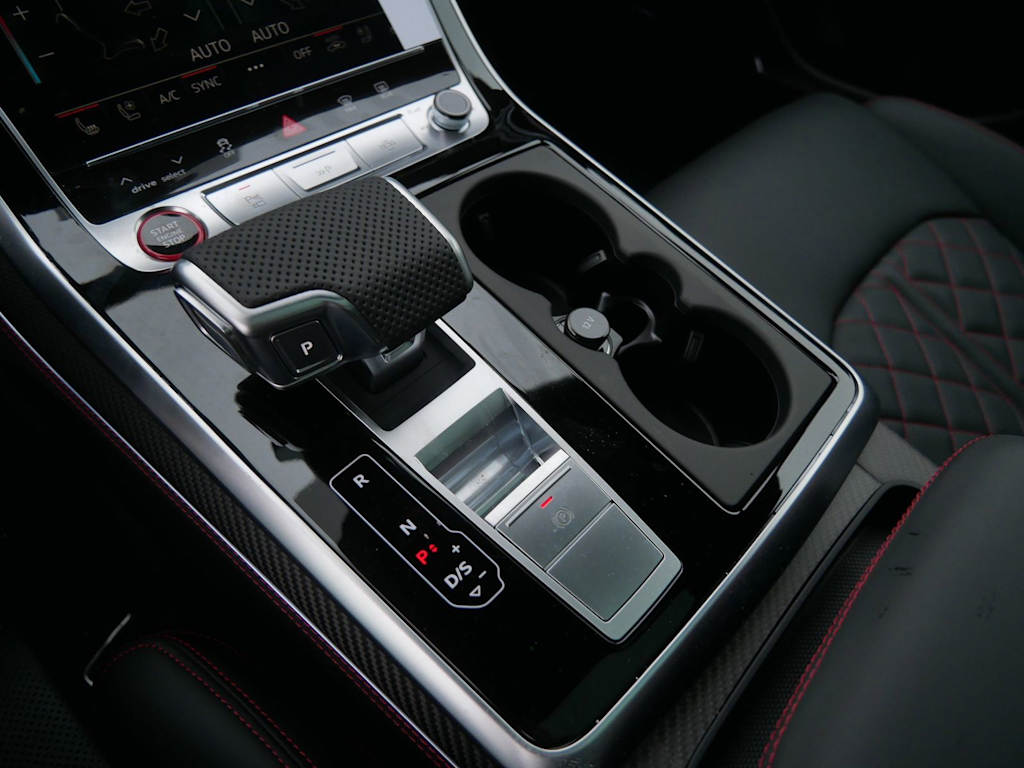 Thumbnail: 2026 Audi SQ8 - 12