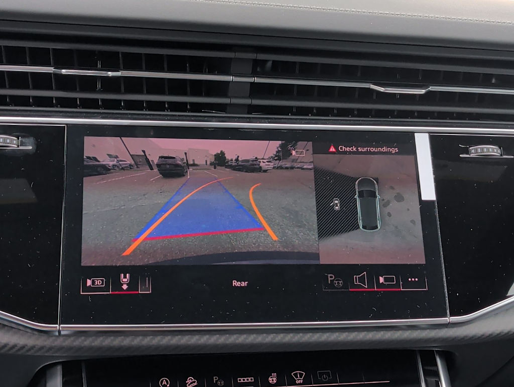 Thumbnail: 2026 Audi SQ8 - 22