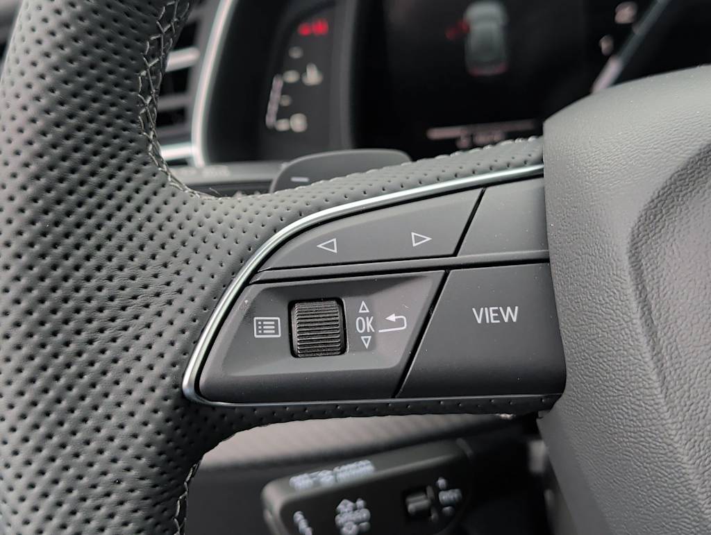 Thumbnail: 2026 Audi SQ8 - 25
