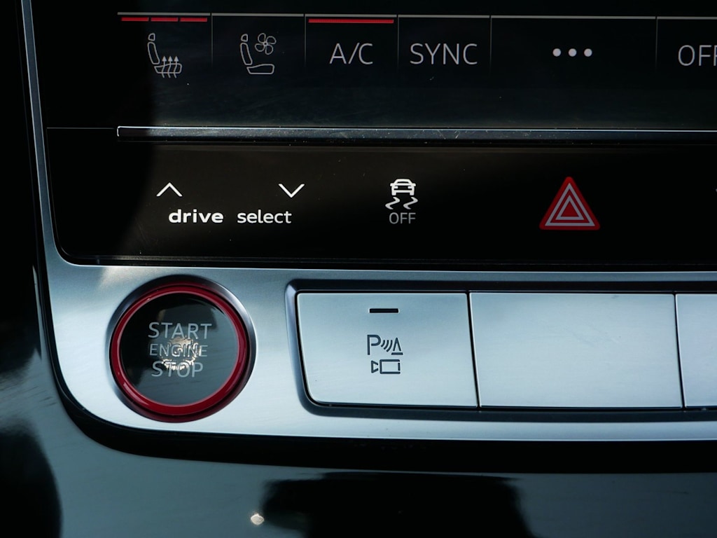 Thumbnail: 2021 Audi SQ8 - 21