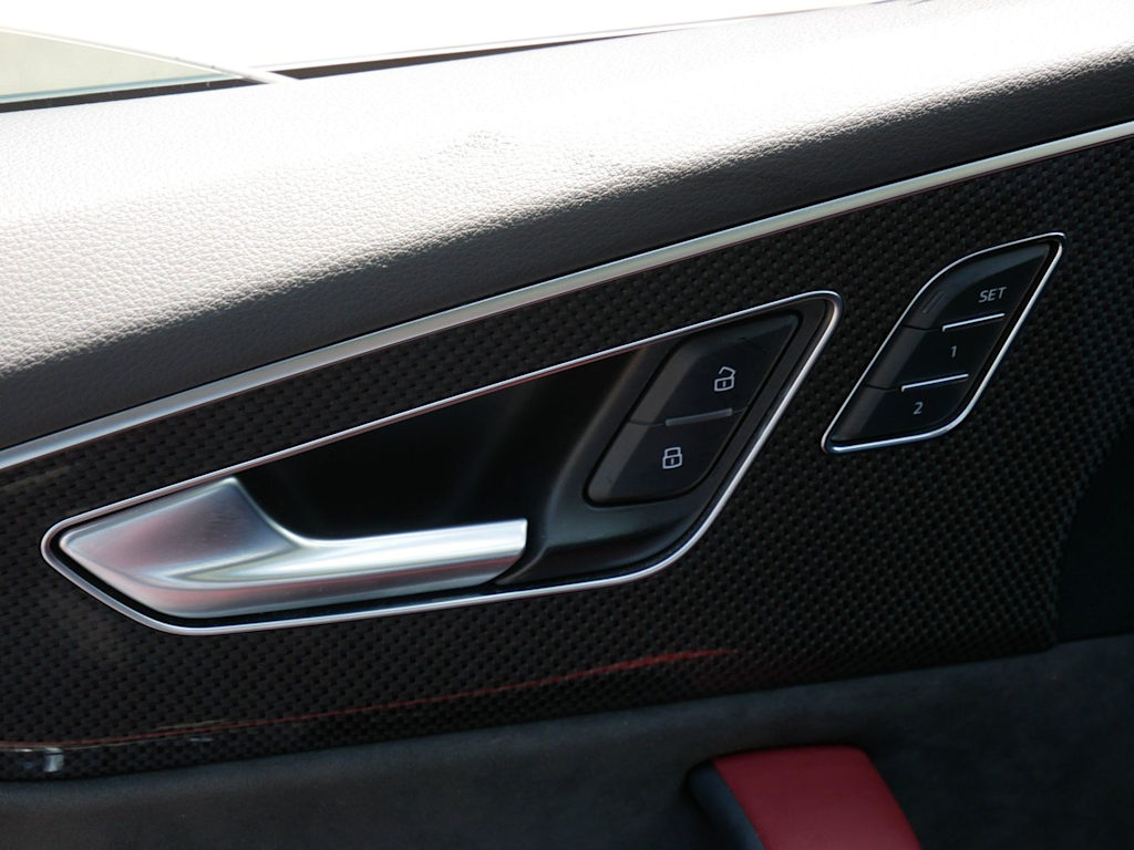 Thumbnail: 2021 Audi SQ8 - 16