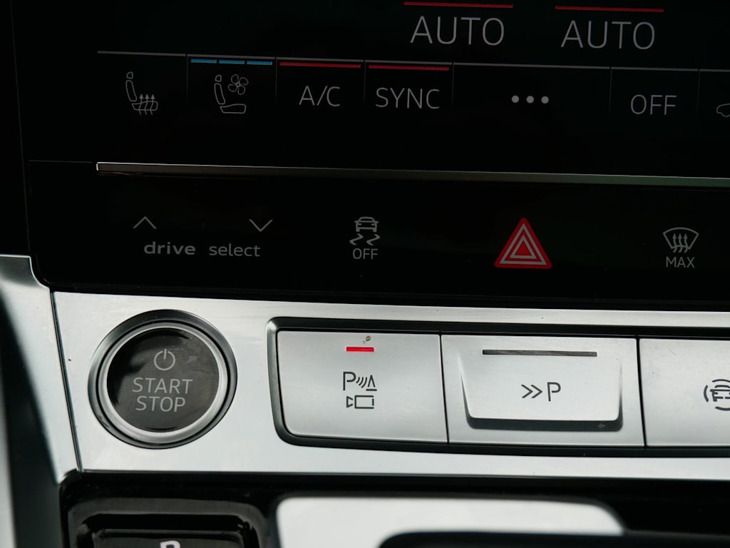 Thumbnail: 2024 Audi Q8 e-tron - 22