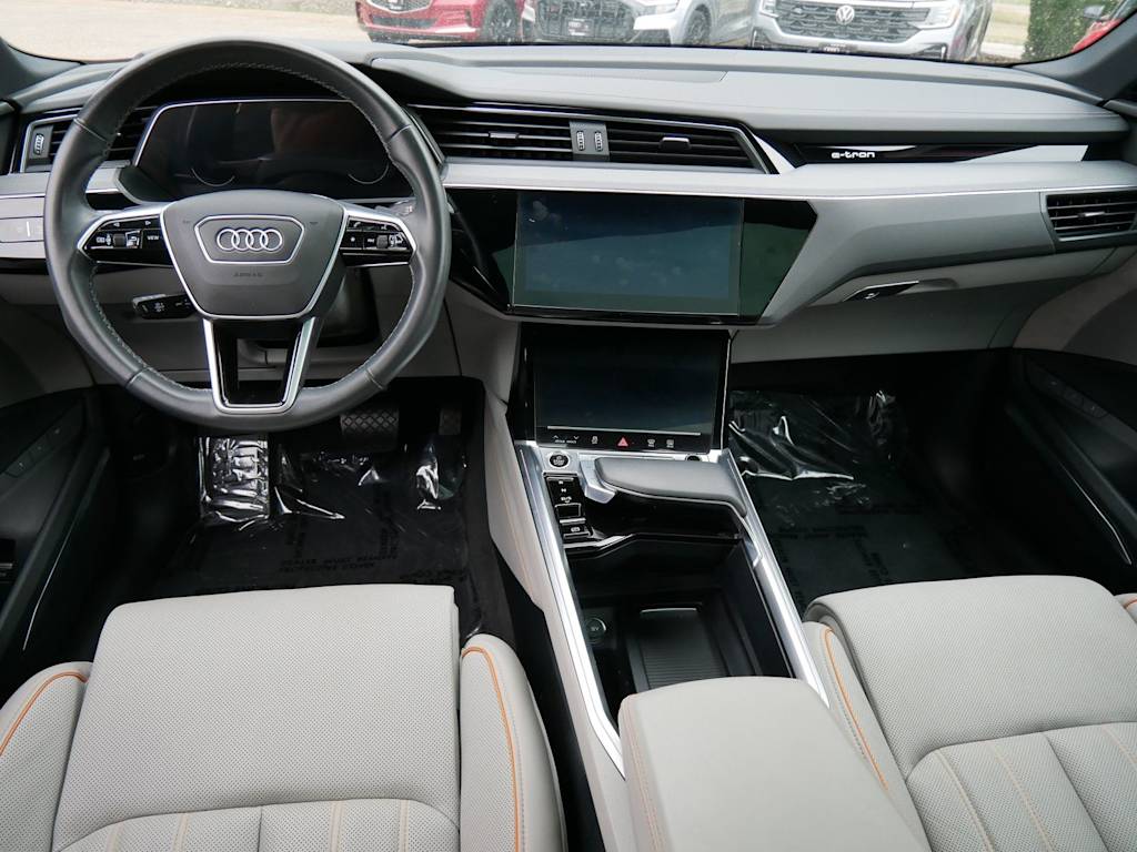 Thumbnail: 2024 Audi Q8 e-tron - 10