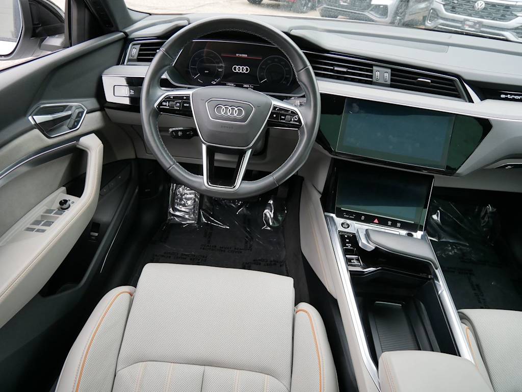 Thumbnail: 2024 Audi Q8 e-tron - 8
