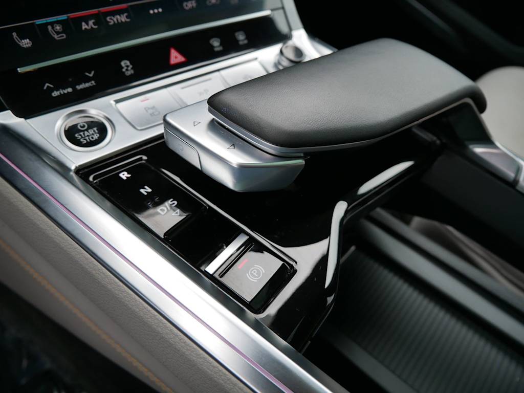 Thumbnail: 2024 Audi Q8 e-tron - 24
