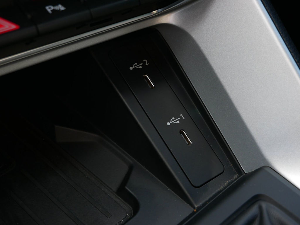 Thumbnail: 2025 Audi Q3 - 12