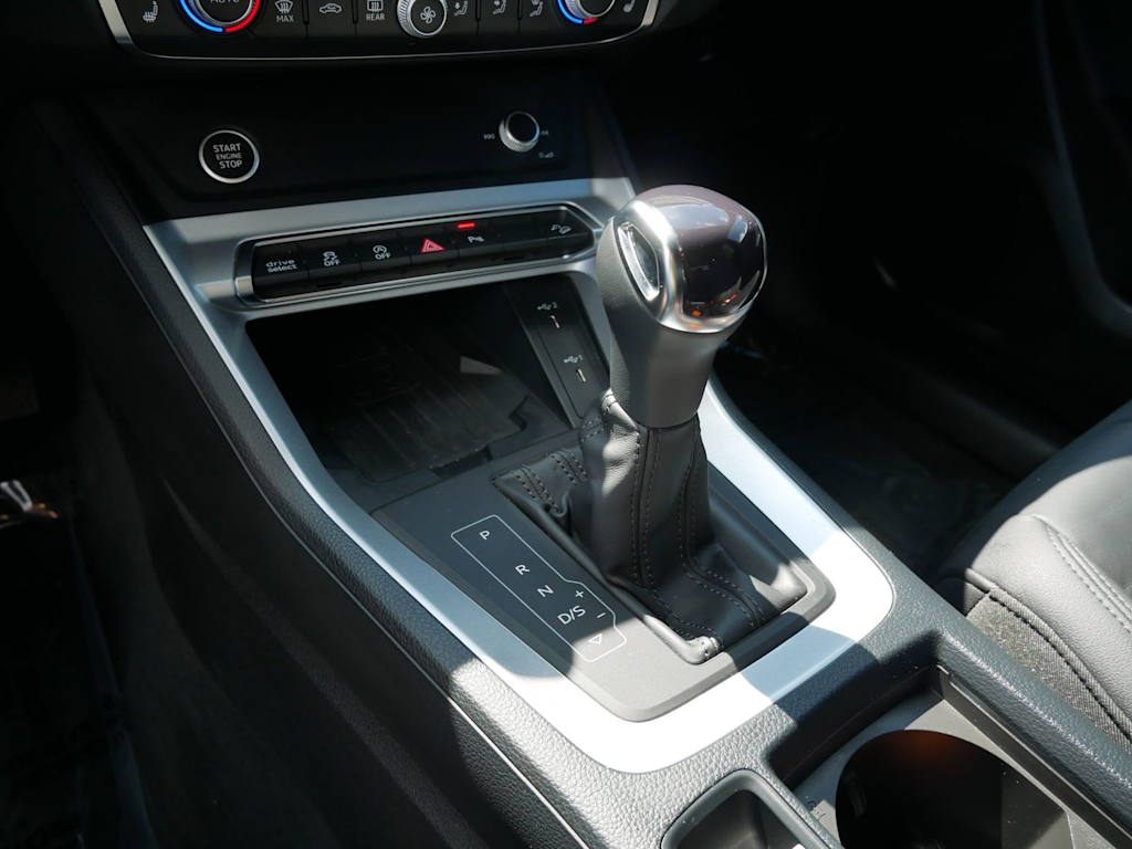 Thumbnail: 2025 Audi Q3 - 26
