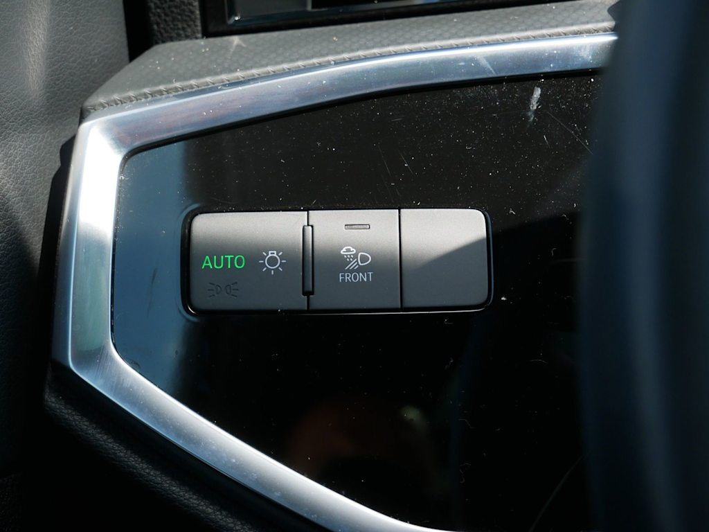 Thumbnail: 2025 Audi Q3 - 32