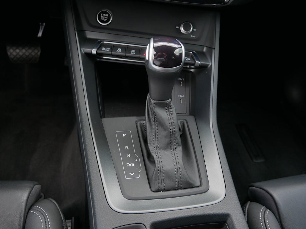 Thumbnail: 2023 Audi Q3 - 26