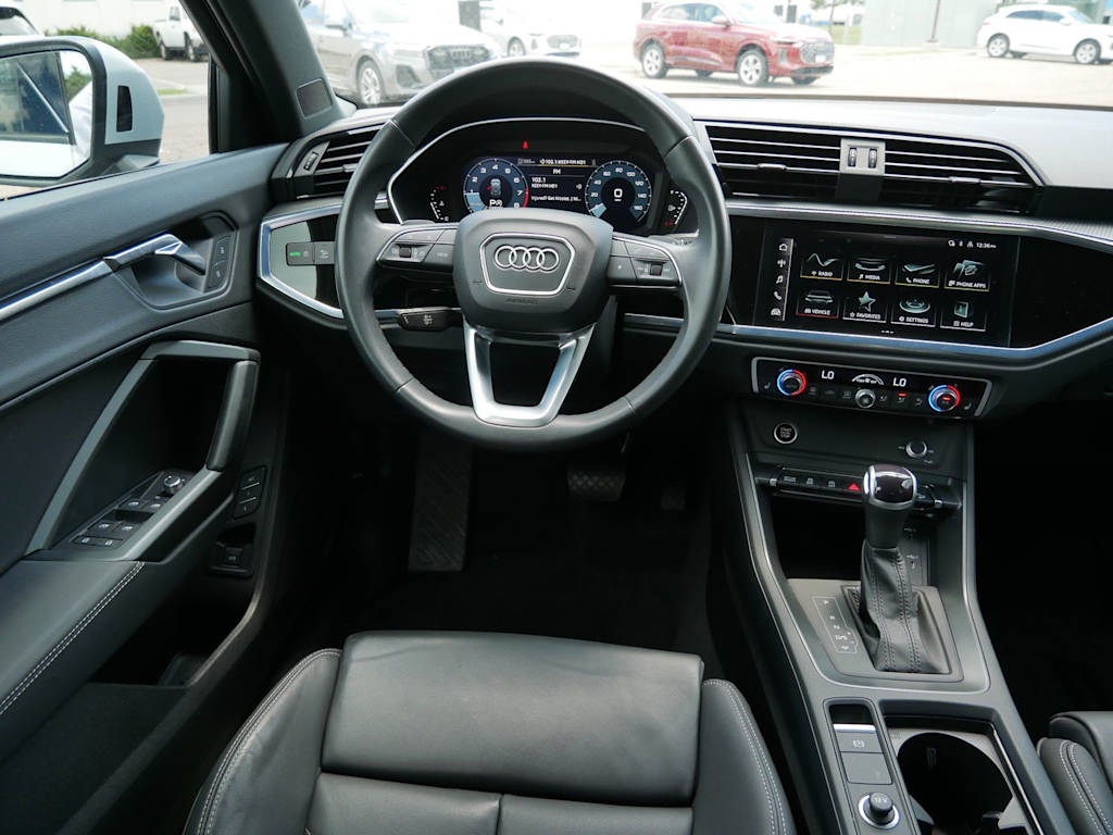 Thumbnail: 2023 Audi Q3 - 8