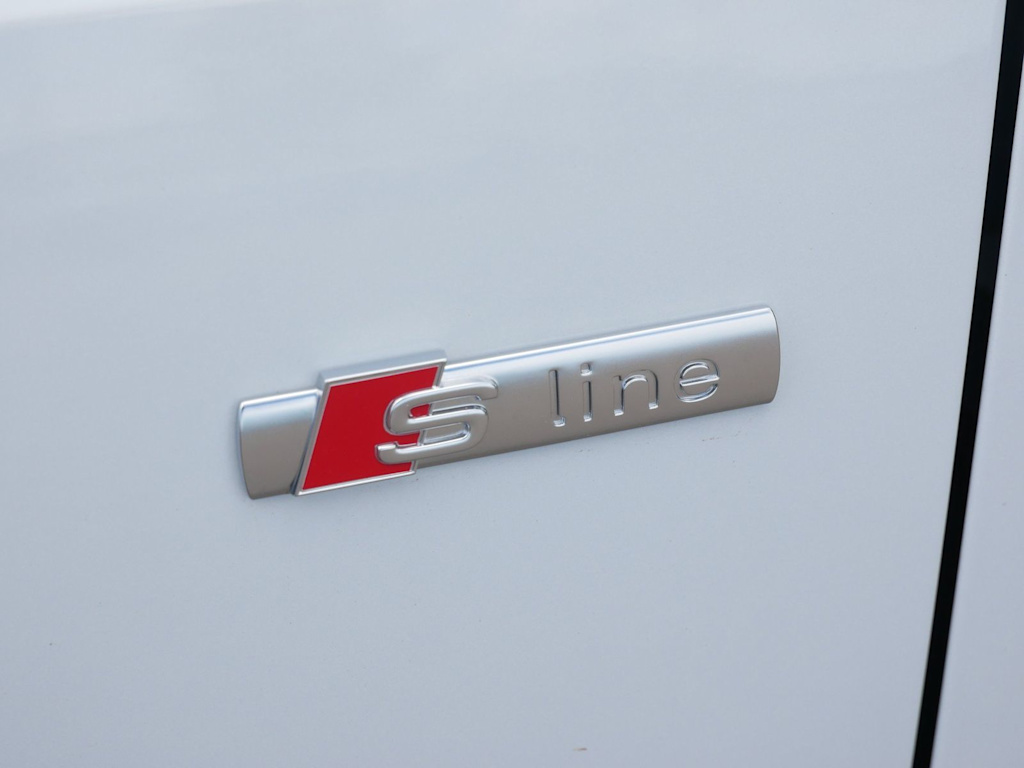 Thumbnail: 2023 Audi Q3 - 6