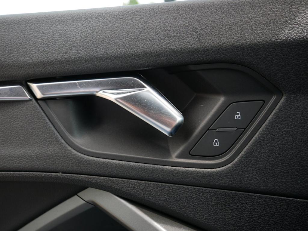 Thumbnail: 2023 Audi Q3 - 21